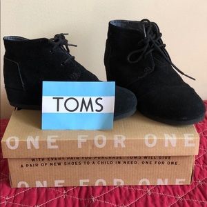 Toms Youth Desert 🌵Wedge Suede Bootie
